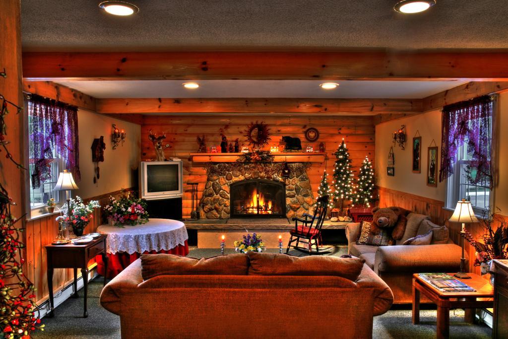 Covered Bridge River View Lodge (Adults Only) Джаксън Интериор снимка